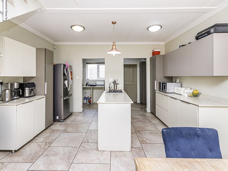 Luxurious 3 bedroom  house sale in Kyalami Hills, Midrand - Photo 6