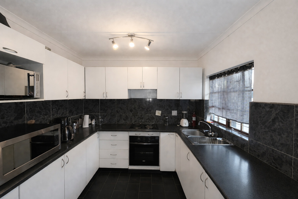 Your Perfect 3- Bedroom Home Awaits in Popular Lincoln Meade - Photo 5