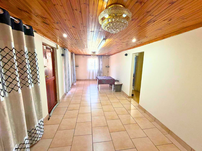 Charming 3-Bedroom Family Home Offering Comfort and Convenience - Photo 3