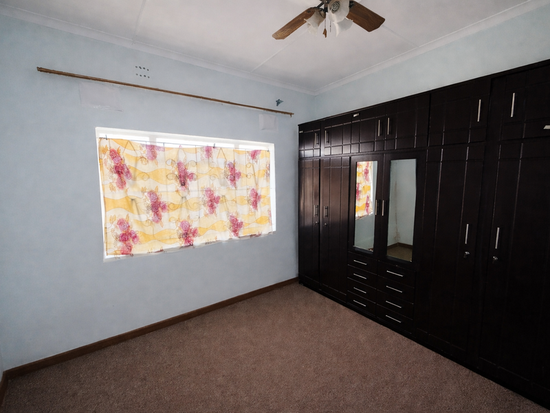 Charming 3-Bedroom Family Home Offering Comfort and Convenience - Photo 10