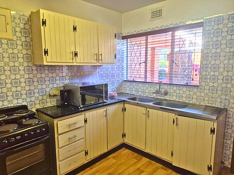 Pelham Prestige – Spacious 3-Bedroom Duplex in a Prime Location. - Photo 9