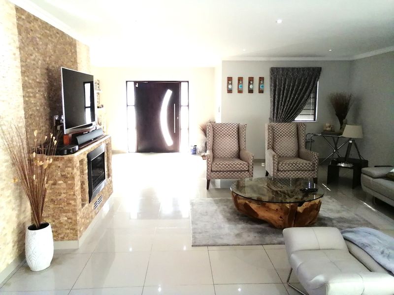 Prestondale Prestige, A Four Bedroom Residence Crafted for Exceptional Living!!! - Photo 6