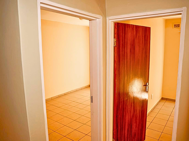 Spacious Two bedroom apartment in Raisethorpe, Pietermaritzburg, available for rent!!! - Photo 5