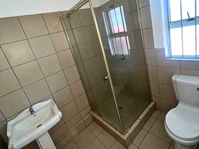 Spacious Two bedroom apartment in Raisethorpe, Pietermaritzburg, available for rent!!! - Photo 8