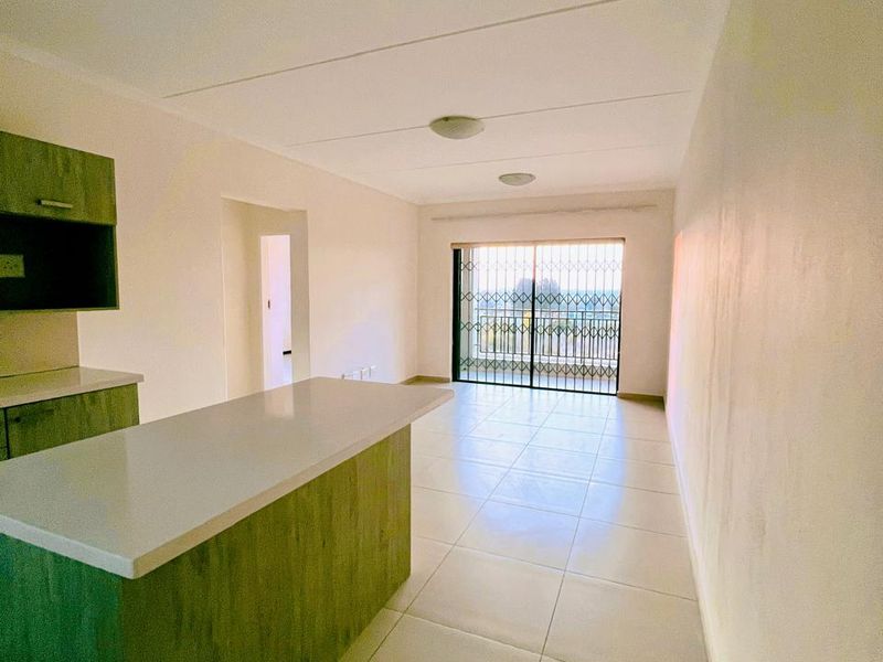 Two Bedroom First floor apartment for rent in Carlswald, Midrand - Photo 2