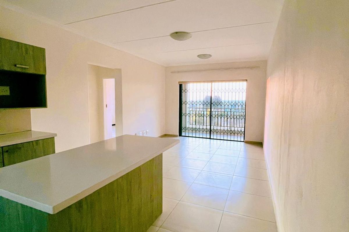 Two Bedroom First floor apartment for rent in Carlswald, Midrand - Photo 2