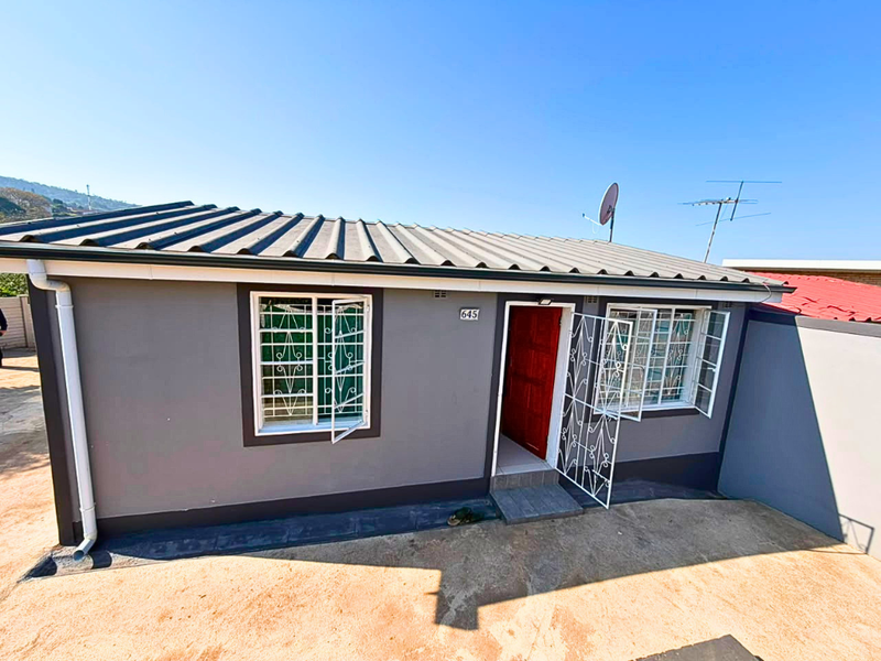 Comfort, Convenience & Value – A Charming 2-Bedroom Home - Photo 2