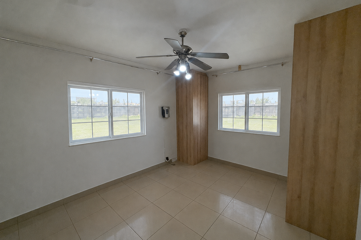A Rare Find in Dunveria for First Time Buyers – Style, Space and Endless Potential!!! - Photo 3