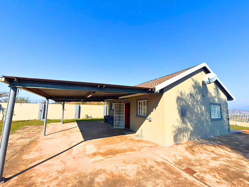 A Rare Find in Dunveria for First Time Buyers – Style, Space and Endless Potential!!! - Photo 8