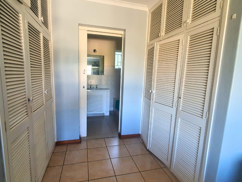 Elegance, Space and Comfort in a Prime Clarendon Setting - Photo 10