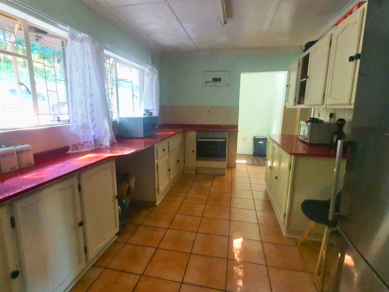 Elegance, Space and Comfort in a Prime Clarendon Setting - Photo 5