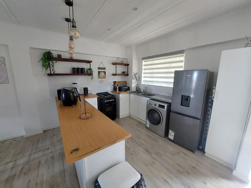 Lock-Up-and-Go Living in Clarendon - Photo 3
