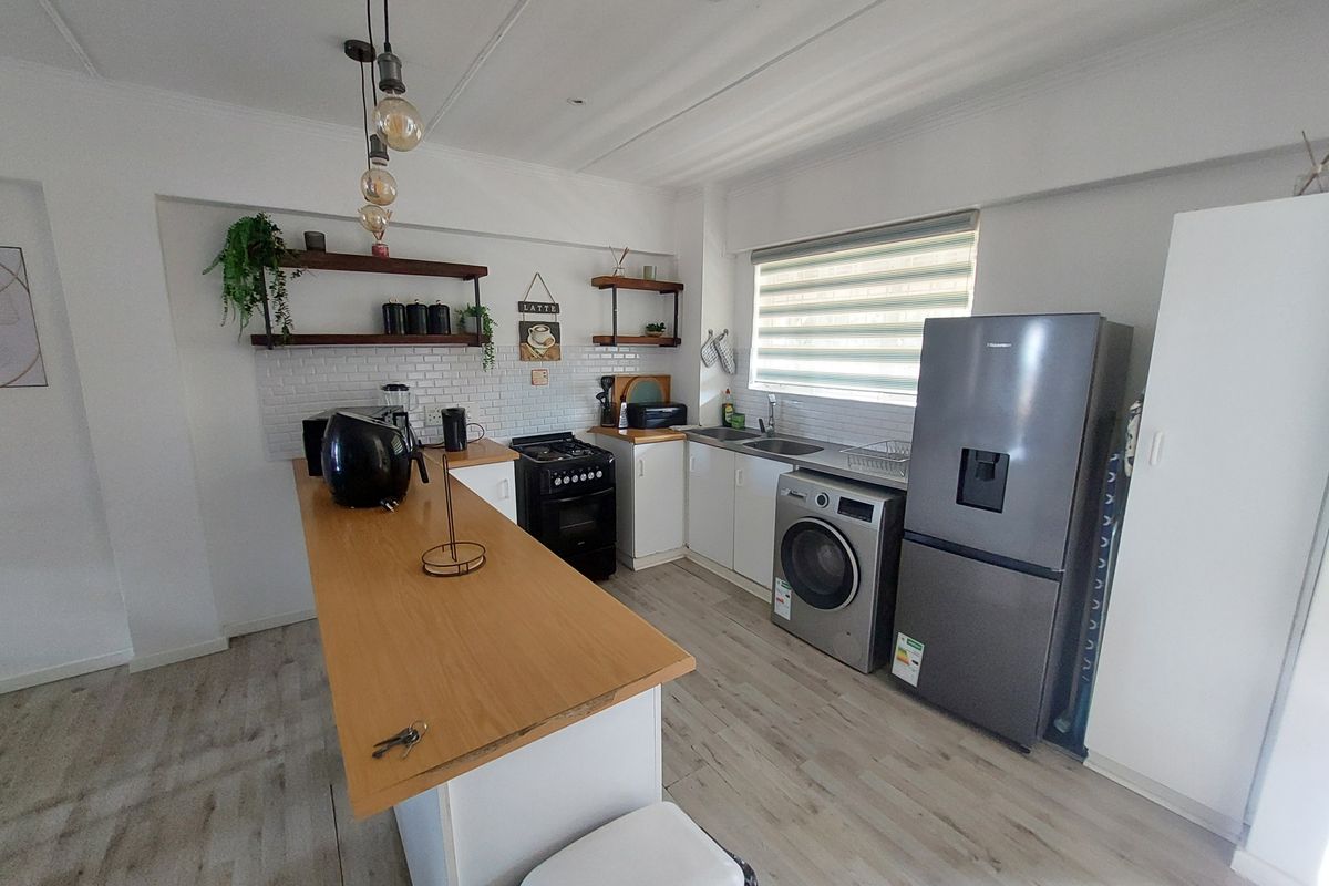 Lock-Up-and-Go Living in Clarendon - Photo 3
