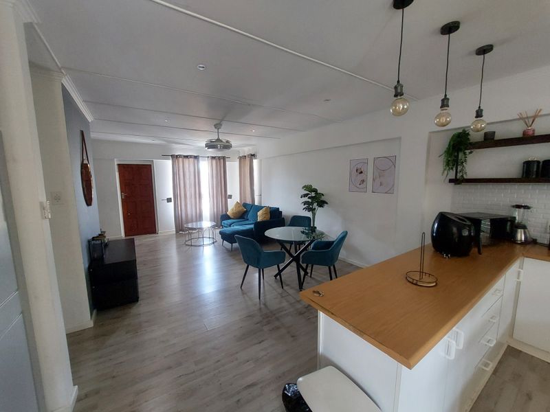 Lock-Up-and-Go Living in Clarendon - Photo 4