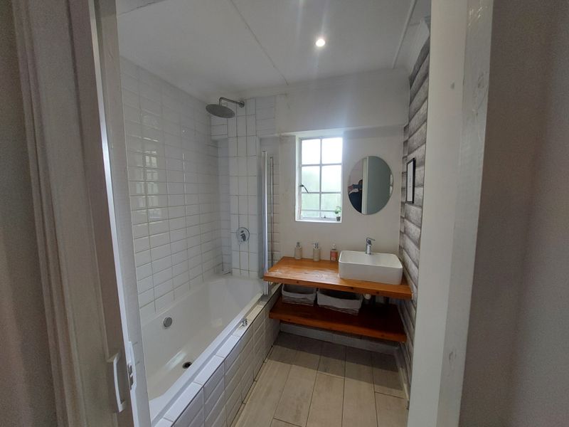 Lock-Up-and-Go Living in Clarendon - Photo 8