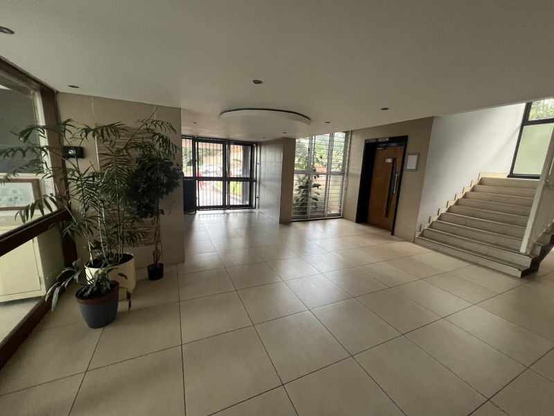 Immaculate apartment for sale in Westridge - Perfect investment opportunity!!! - Photo 2
