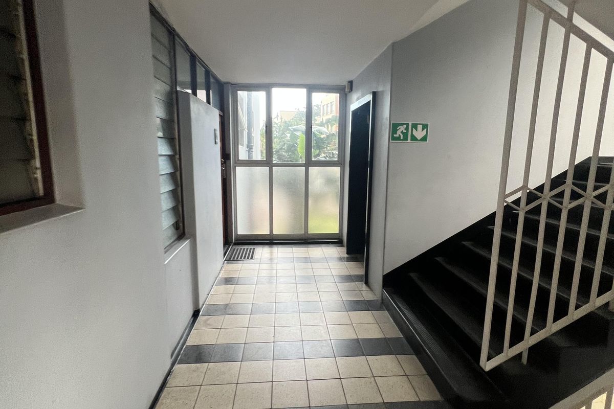 Immaculate apartment for sale in Westridge - Perfect investment opportunity!!! - Photo 4