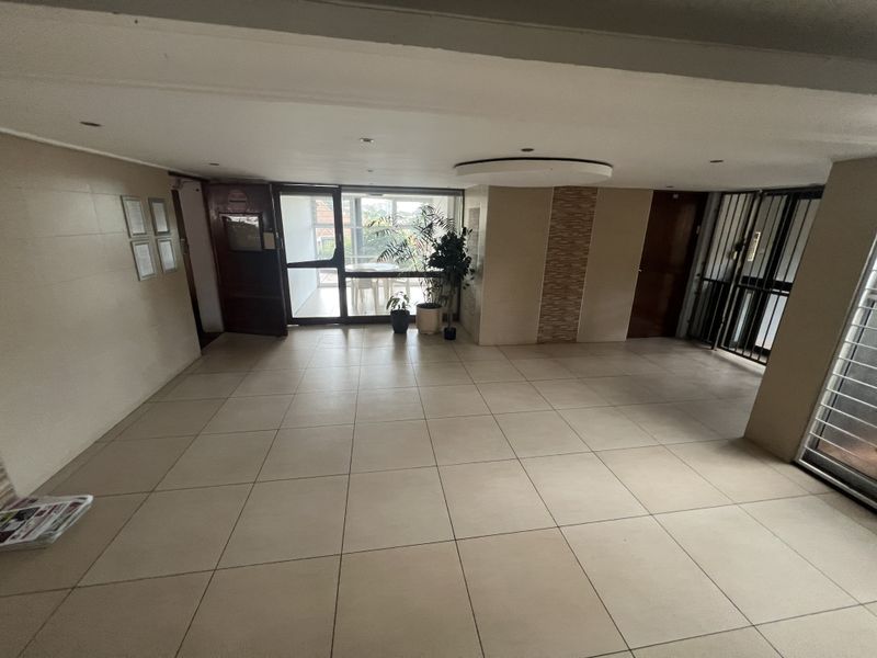 Immaculate apartment for sale in Westridge - Perfect investment opportunity!!! - Photo 3