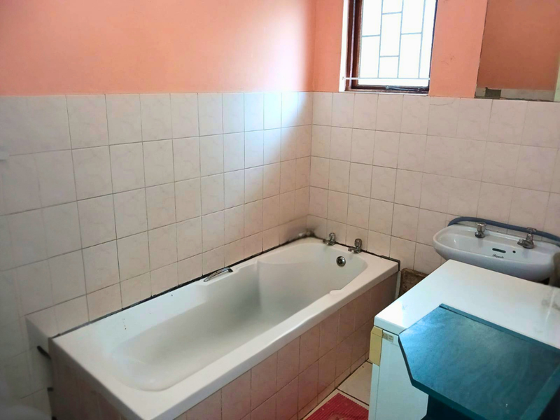 Secure , Central & Convienant - Your 3 Bedroom Gem Awaits! - Photo 8