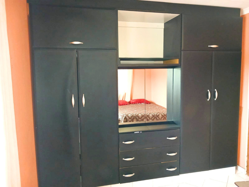 Secure , Central & Convienant - Your 3 Bedroom Gem Awaits! - Photo 6