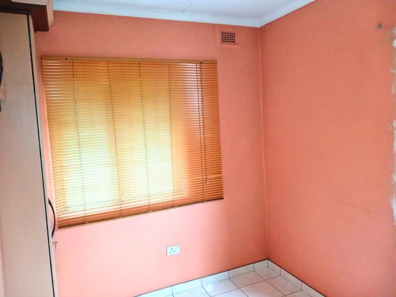 Secure , Central & Convienant - Your 3 Bedroom Gem Awaits! - Photo 10
