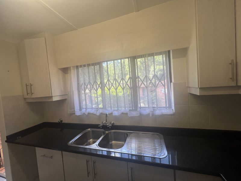 Immaculate 2-bedroom retirement unit for sale in serene Chase Valley - Photo 10