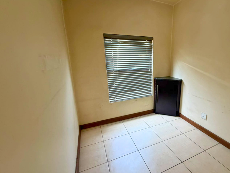 Your Modern Apartment Awaits You - Photo 10