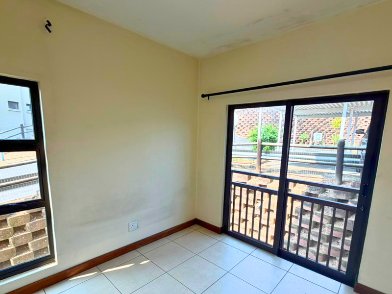 Your Modern Apartment Awaits You - Photo 6