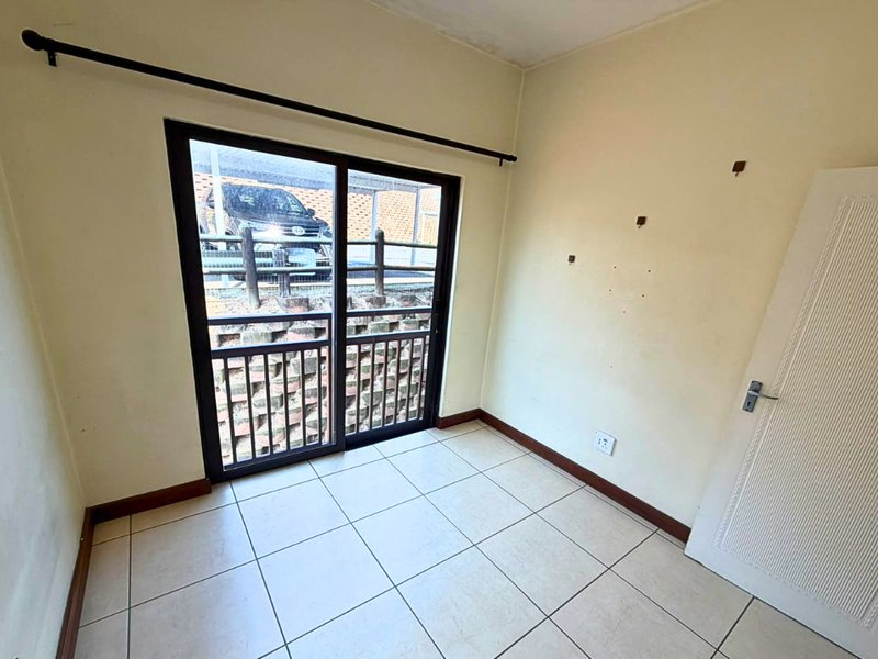 Your Modern Apartment Awaits You - Photo 5