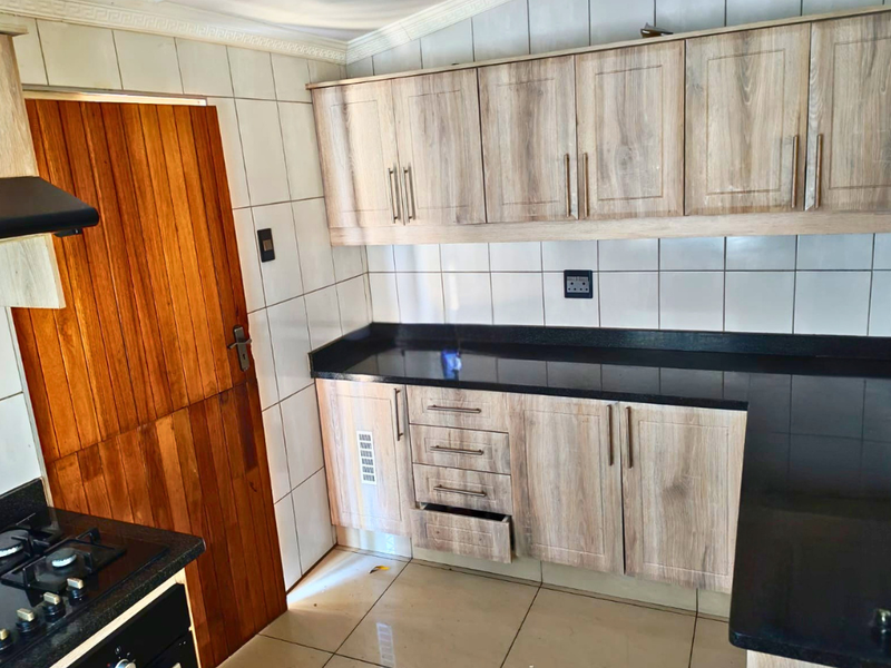Neat 3-Bedroom Freehold Home in Northdale, Pietermaritzburg, Ideal for First Time Buyers!!! - Photo 2