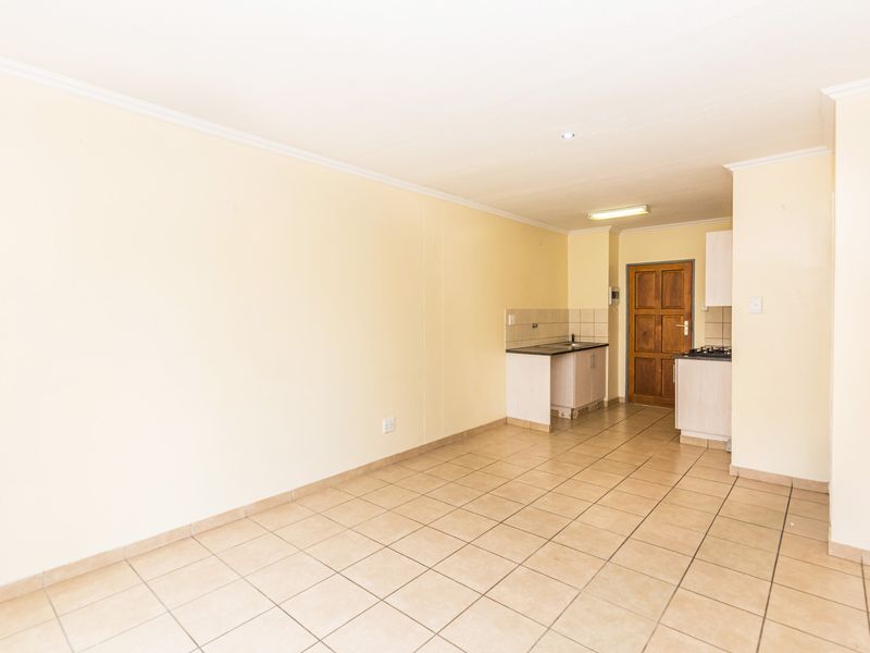 1 Bedroom 1 Bathroom Ground Floor Apartment for rent in Noordwyk, Midrand - Photo 8