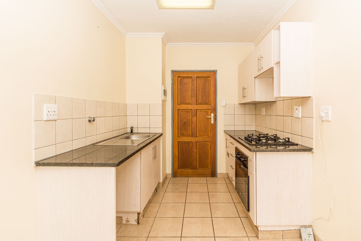1 Bedroom 1 Bathroom Ground Floor Apartment for rent in Noordwyk, Midrand - Photo 5