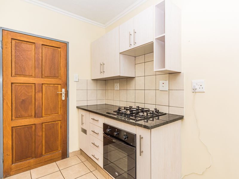 1 Bedroom 1 Bathroom Ground Floor Apartment for rent in Noordwyk, Midrand - Photo 4