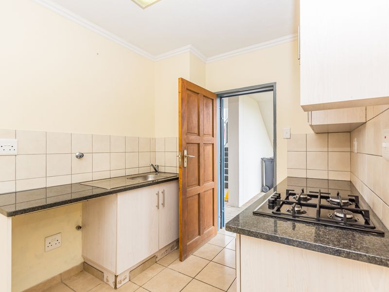 1 Bedroom 1 Bathroom Ground Floor Apartment for rent in Noordwyk, Midrand - Photo 3