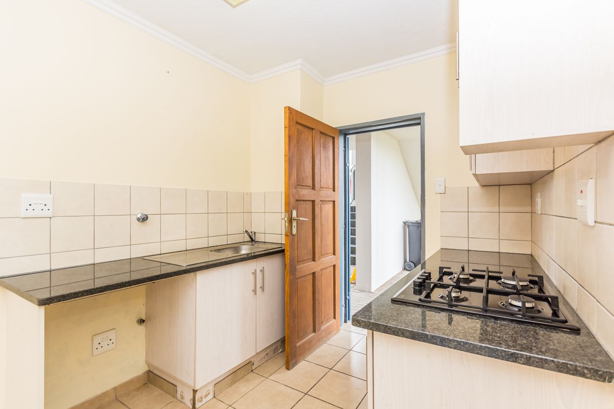 1 Bedroom 1 Bathroom Ground Floor Apartment for rent in Noordwyk, Midrand - Photo 3