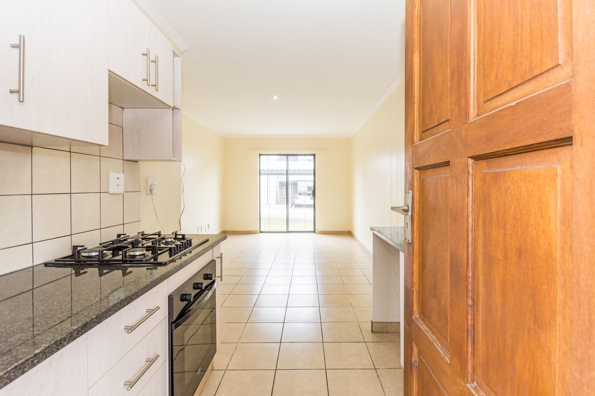 1 Bedroom 1 Bathroom Ground Floor Apartment for rent in Noordwyk, Midrand - Photo 2