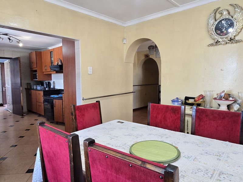 Designed for Effortless Everyday Comfort, 3 Bedroom Home in Northdale!!! - Photo 6