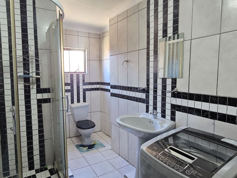 Designed for Effortless Everyday Comfort, 3 Bedroom Home in Northdale!!! - Photo 10