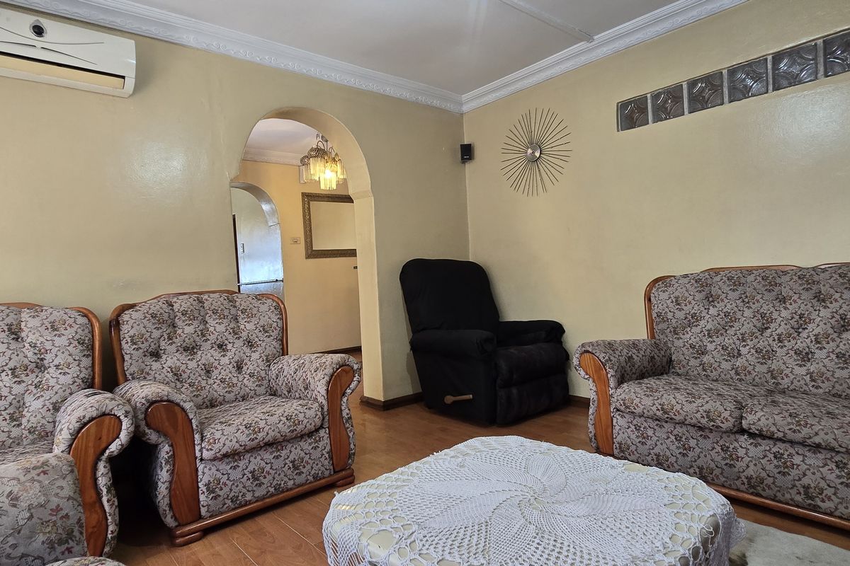 Designed for Effortless Everyday Comfort, 3 Bedroom Home in Northdale!!! - Photo 3