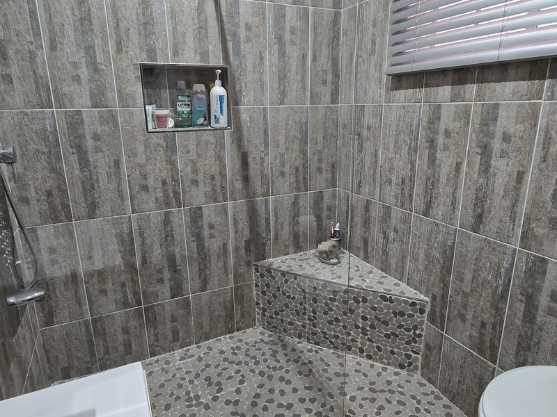 4 Bedroom Family Home in Belfort, Contemporary Living, Ready When You Are!!! - Photo 10