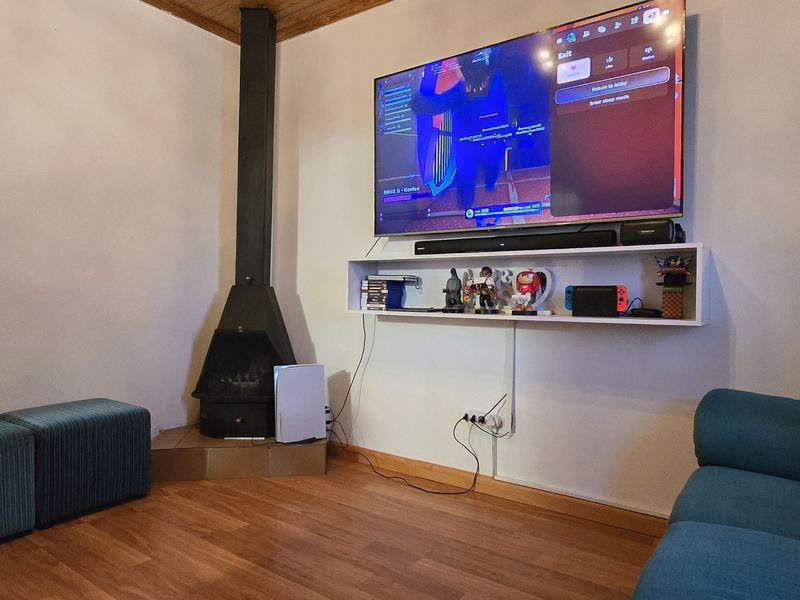 4 Bedroom Family Home in Belfort, Contemporary Living, Ready When You Are!!! - Photo 7