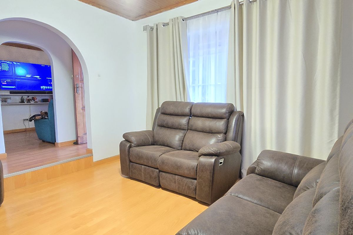 4 Bedroom Family Home in Belfort, Contemporary Living, Ready When You Are!!! - Photo 4