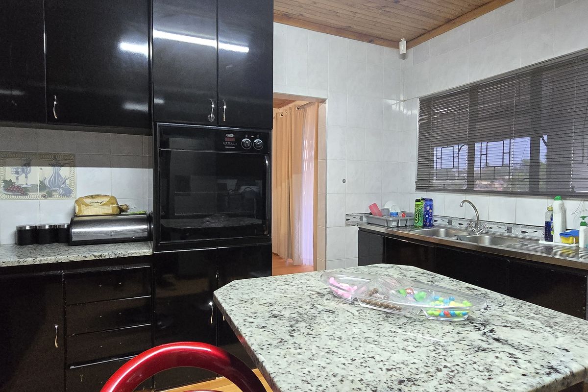 4 Bedroom Family Home in Belfort, Contemporary Living, Ready When You Are!!! - Photo 5