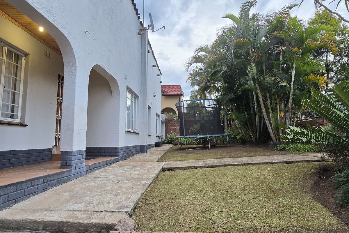 4 Bedroom Family Home in Belfort, Contemporary Living, Ready When You Are!!! - Photo 2