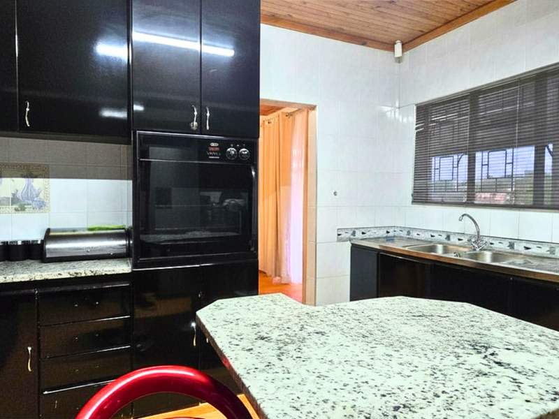 4 Bedroom Family Home in Belfort, Contemporary Living, Ready When You Are!!! - Photo 6