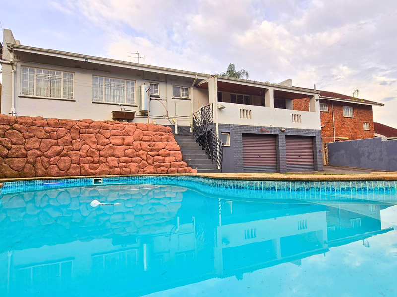 4 Bedroom Family Home in Belfort, Contemporary Living, Ready When You Are!!! - Photo 1