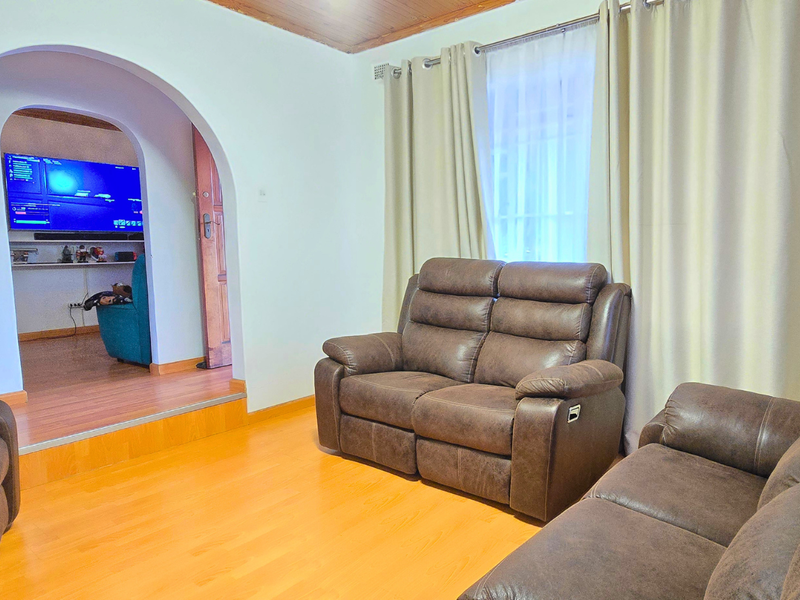 4 Bedroom Family Home in Belfort, Contemporary Living, Ready When You Are!!! - Photo 4