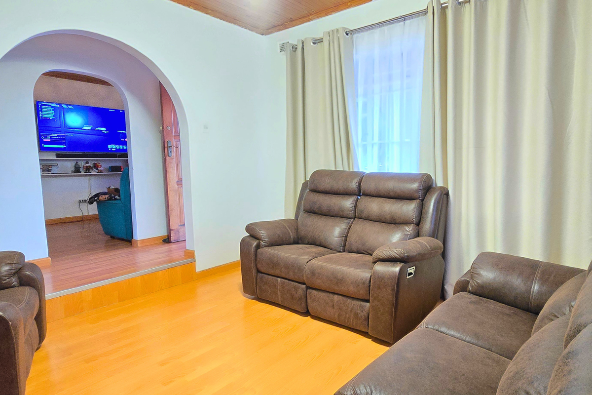 4 Bedroom Family Home in Belfort, Contemporary Living, Ready When You Are!!! - Photo 4