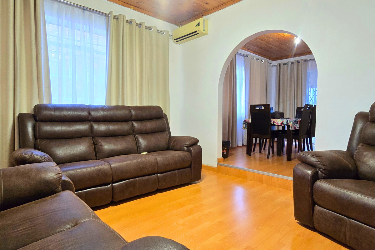 4 Bedroom Family Home in Belfort, Contemporary Living, Ready When You Are!!! - Photo 3