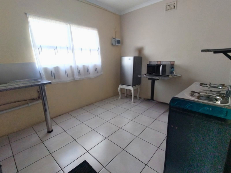 Multi Dwelling Investment with 3 Income Producing Cottages in Northdale!!! - Photo 6